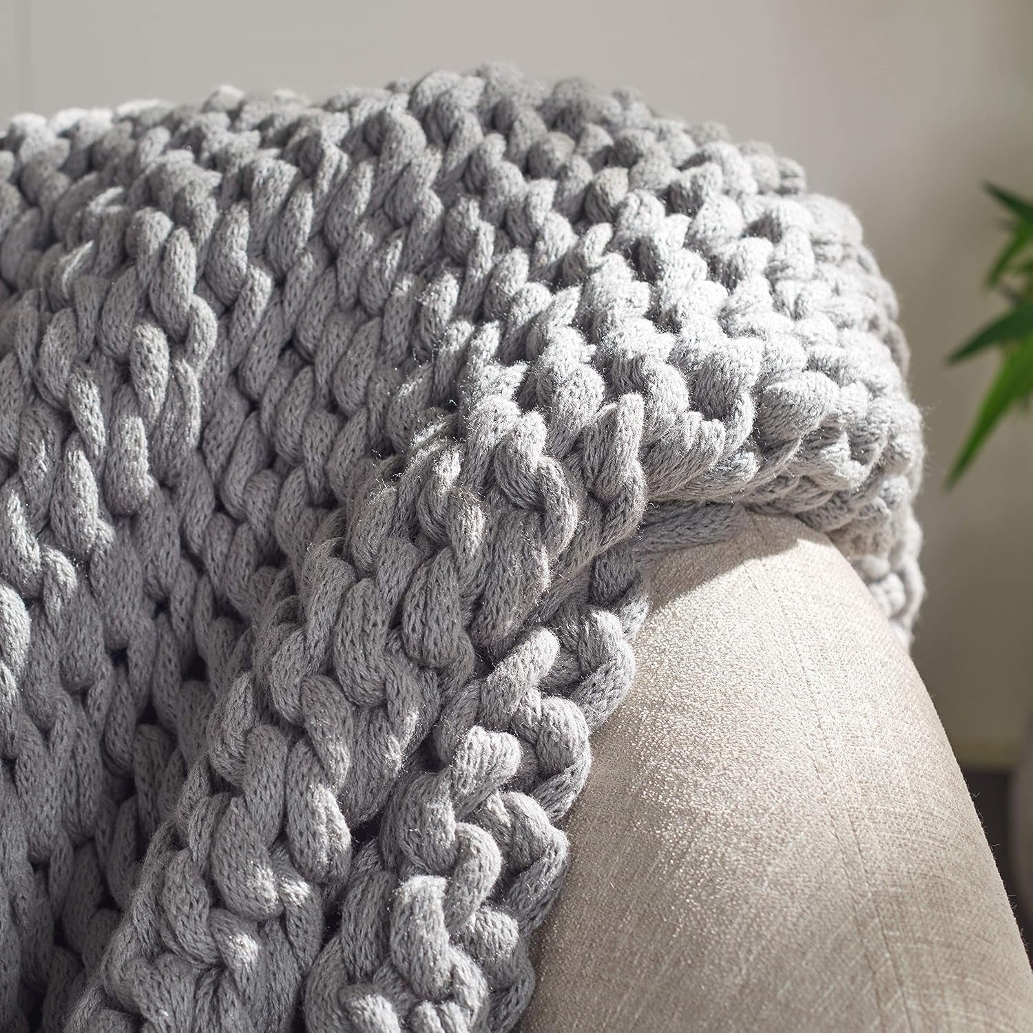 SAFAVIEH Home Collection Adalina Grey Knit Cotton 50 X 60-Inch Sofa Chaise Lounge Club Chair Living Room Bedroom Decorative Throw Blanket