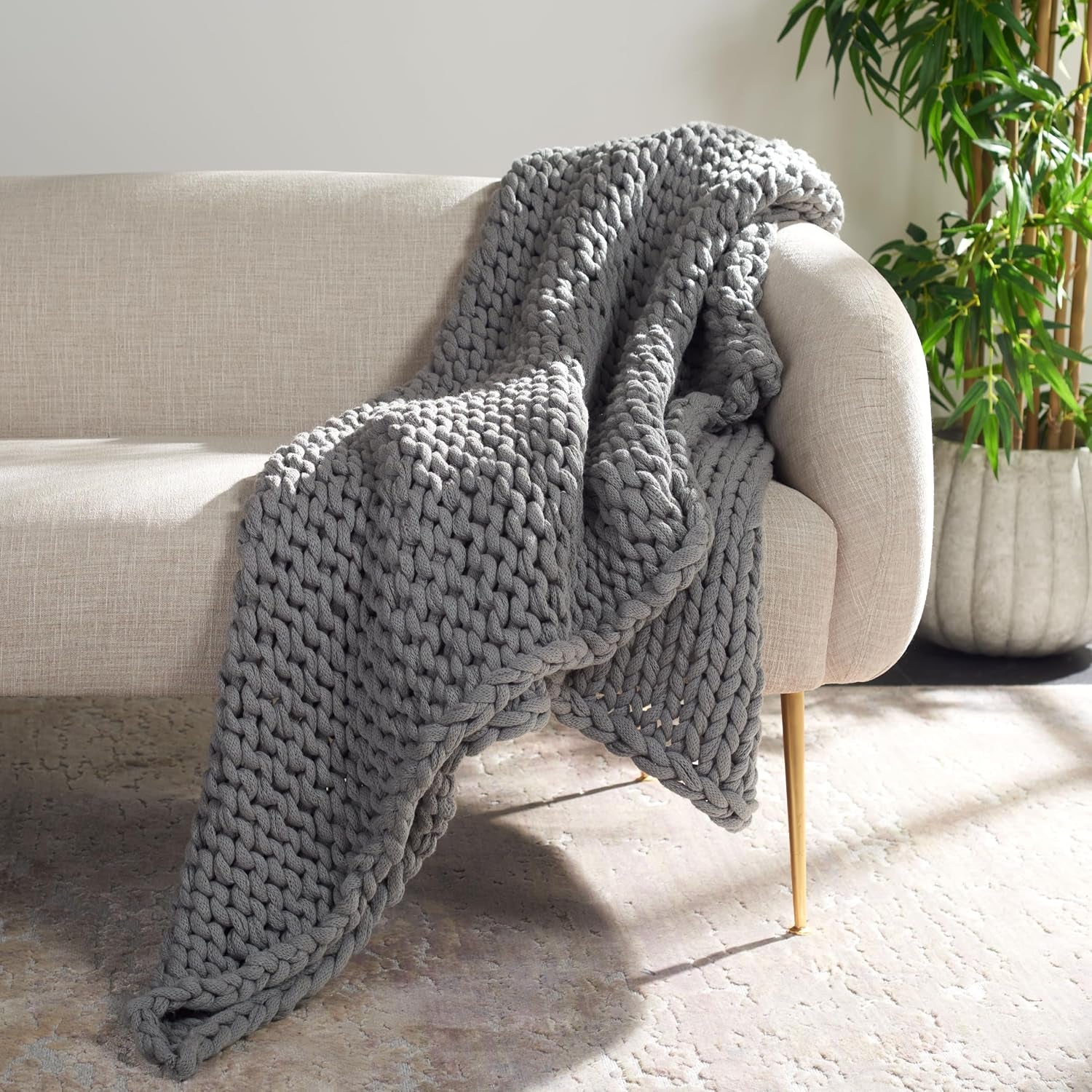 SAFAVIEH Home Collection Adalina Grey Knit Cotton 50 X 60-Inch Sofa Chaise Lounge Club Chair Living Room Bedroom Decorative Throw Blanket